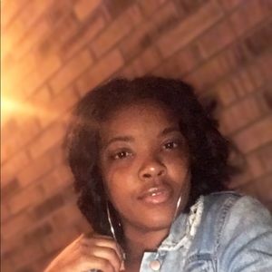 Meet your Posher, Alexus